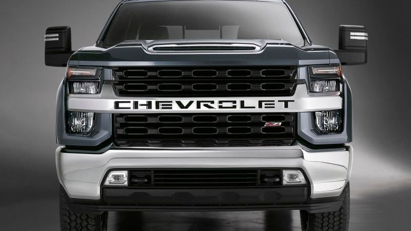Illustration for article titled Emergency Photoshoppers Are Rushing In to Fix the Chevy Silverado HD's Face